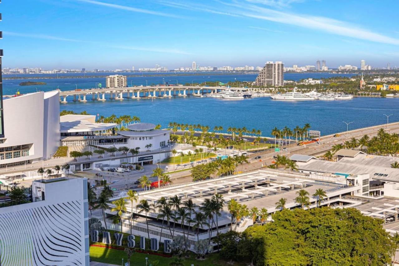Corner Condo W/ Unrivaled Views ميامي المظهر الخارجي الصورة