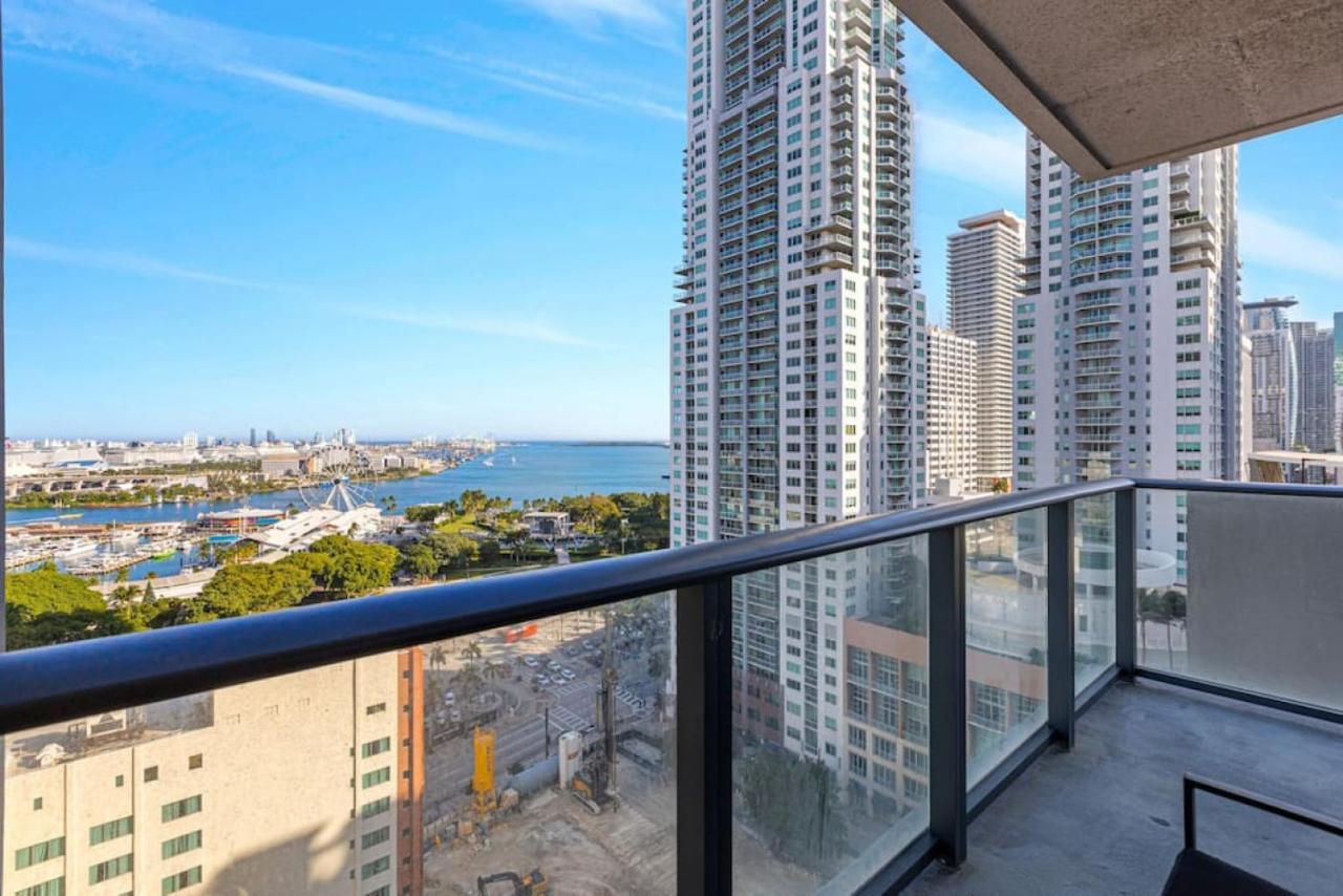 Corner Condo W/ Unrivaled Views ميامي المظهر الخارجي الصورة